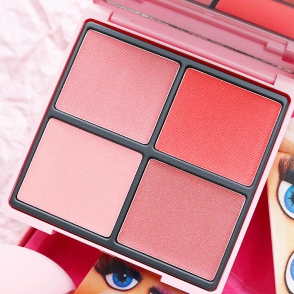 CIATÉ LONDON Miss Piggy COLLECTOR’S EDITION Blush Collection - Picture 8 of 9